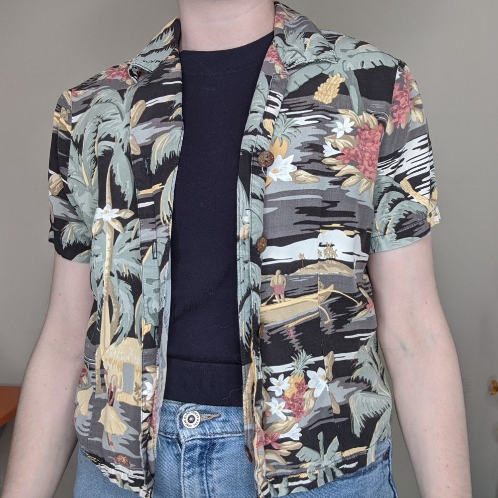 Funky vintage Hawaiian shirt